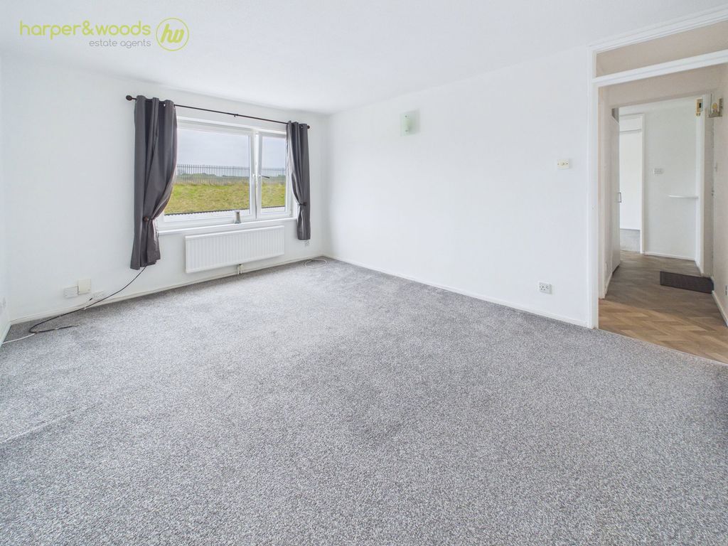 Property photo 2 of 25