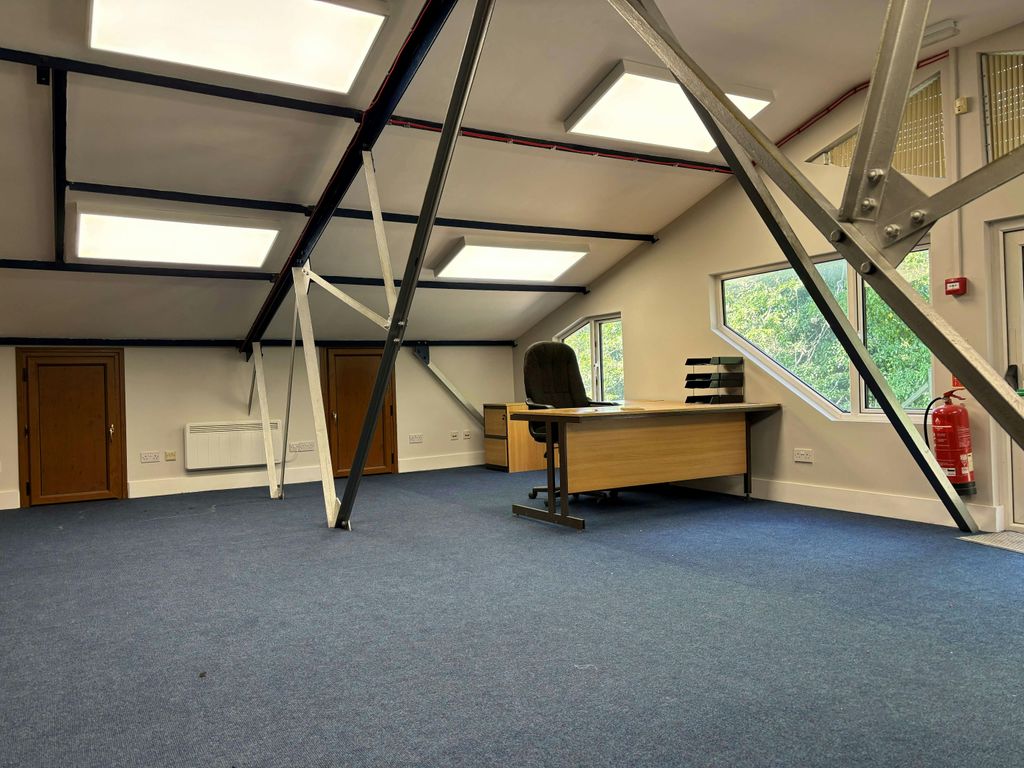 Property photo 3 of 4 Int.Jpg