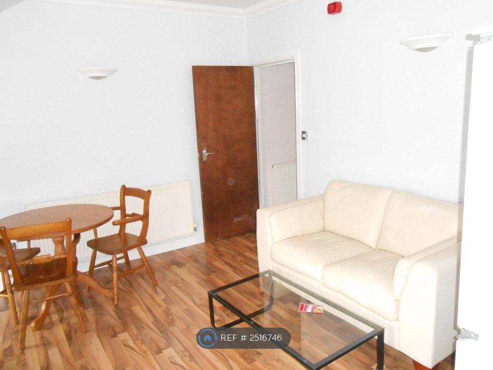 Property photo 3 of 9 Living Room