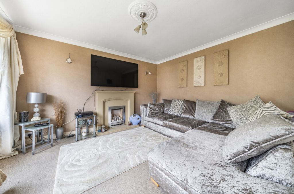 Property photo 3 of 19 1144798 (2)