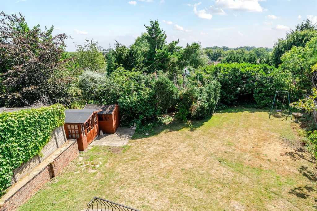 Property photo 2 of 20