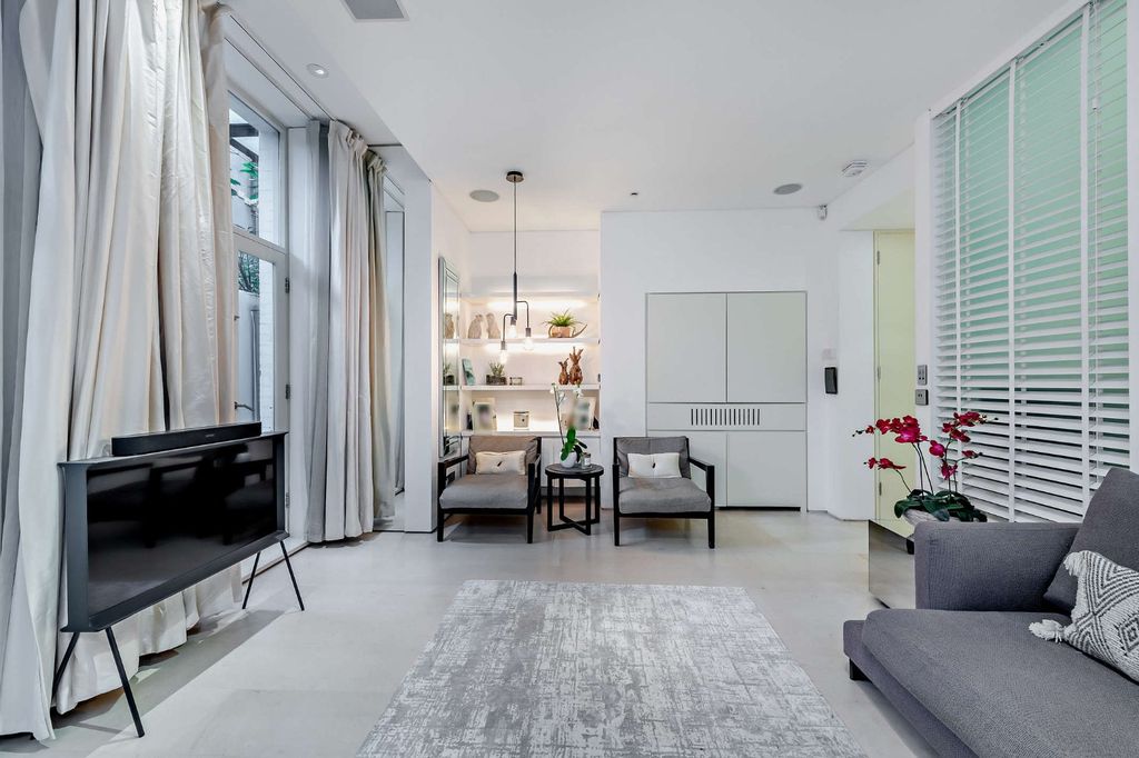 Property photo 3 of 13 Reception Room