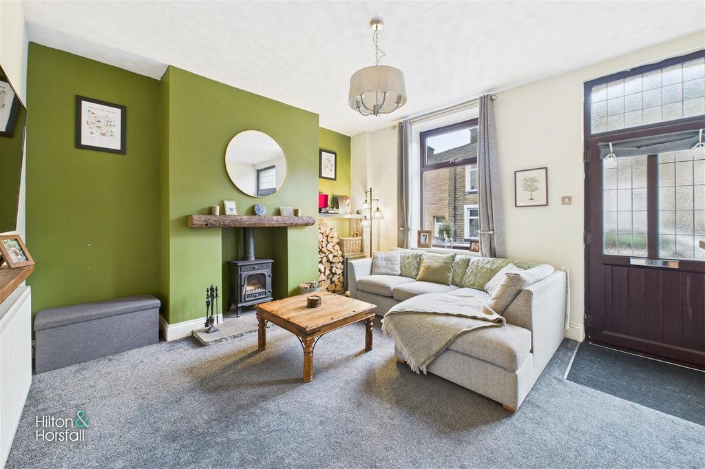 Property photo 2 of 17 Oxford Street