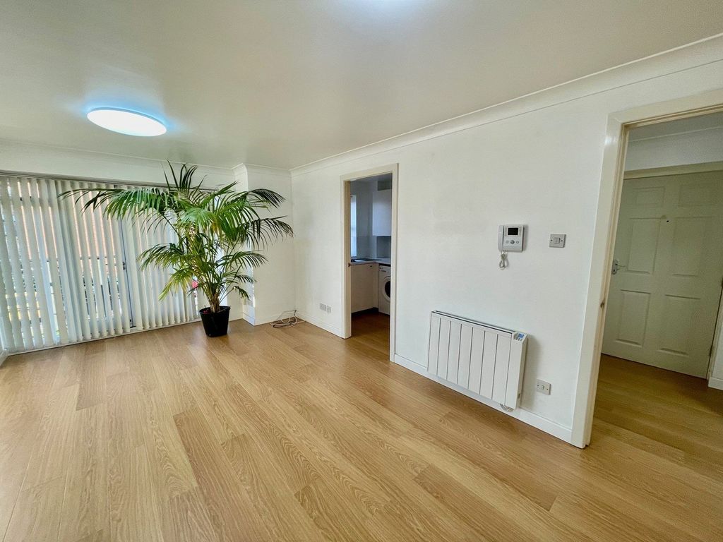 Property photo 2 of 16 Picture No. 04