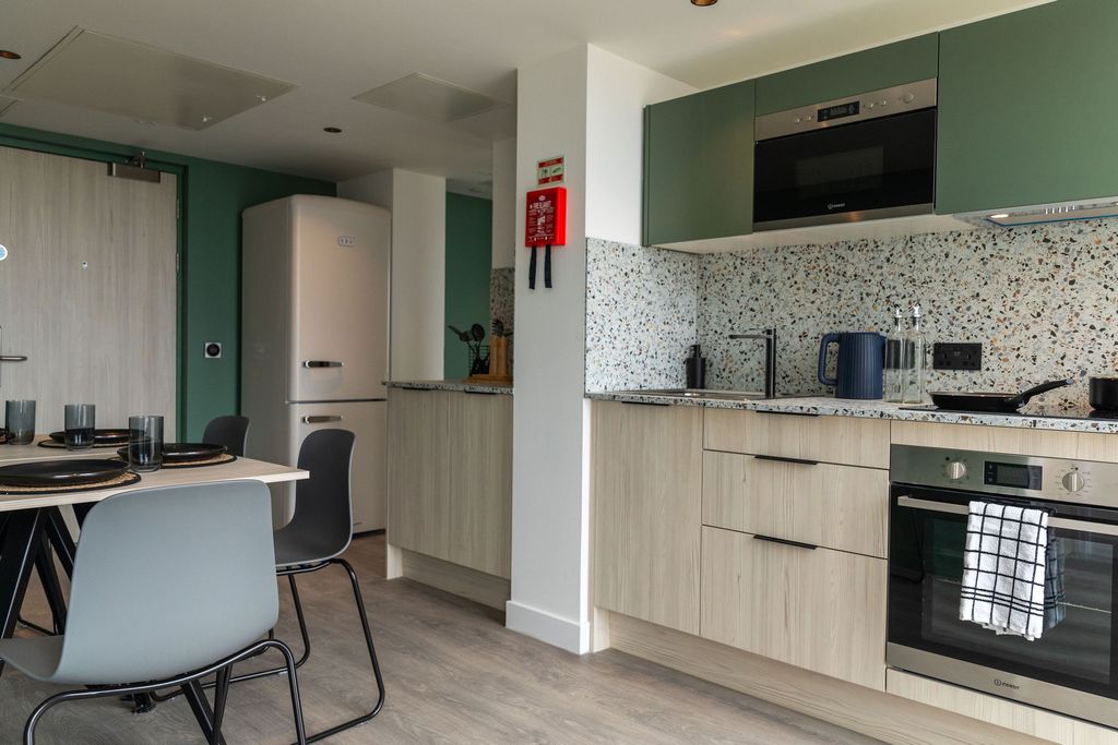 Property photo 2 of 20 Cluster-Kitchen-20-1.Jpg