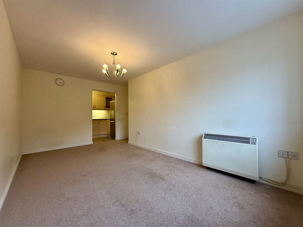 Property photo 3 of 11 3 Living Room.Jpeg