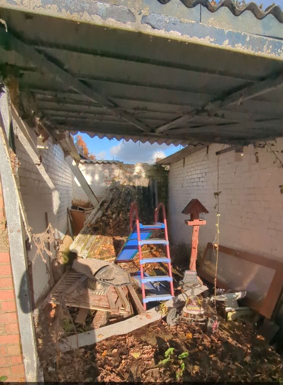 Property photo 1 of 2