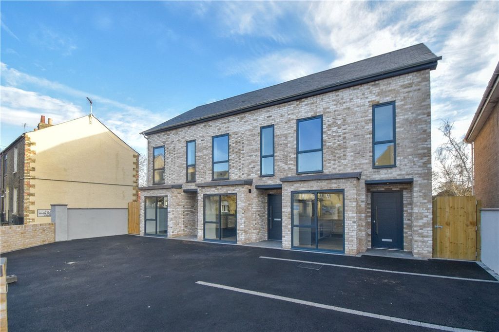 Property photo 1 of 9 Picture No. 17