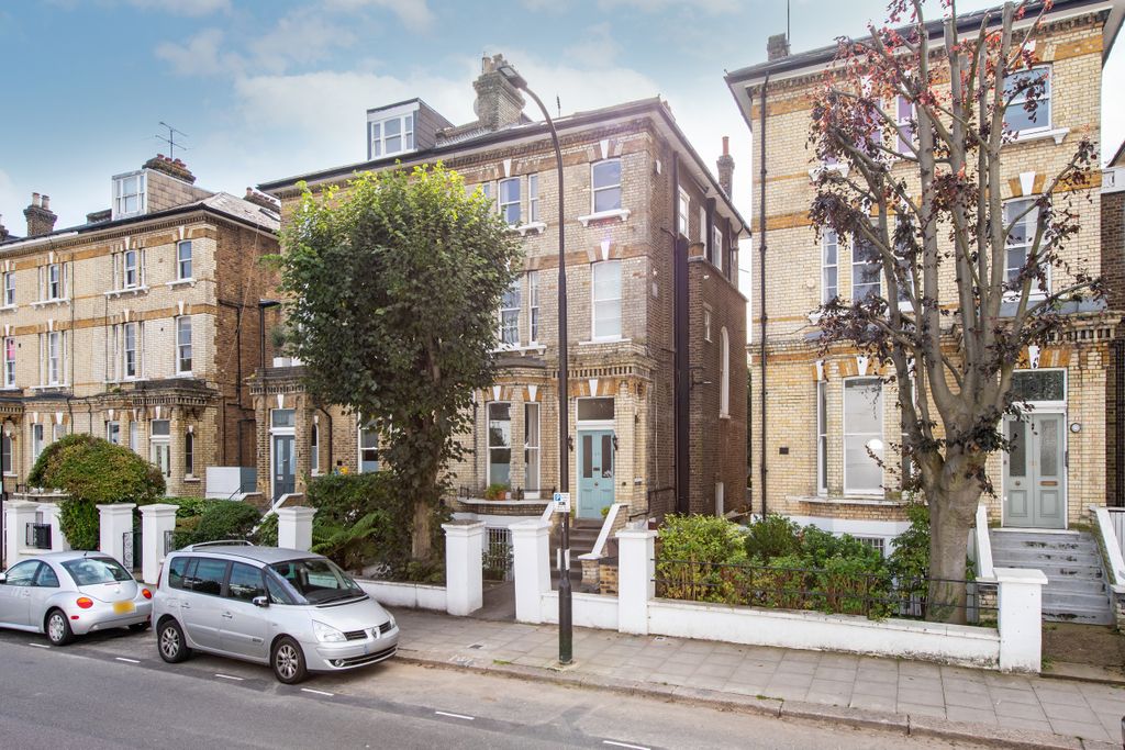 Property photo 1 of 7 Tf 129 King Henrys R