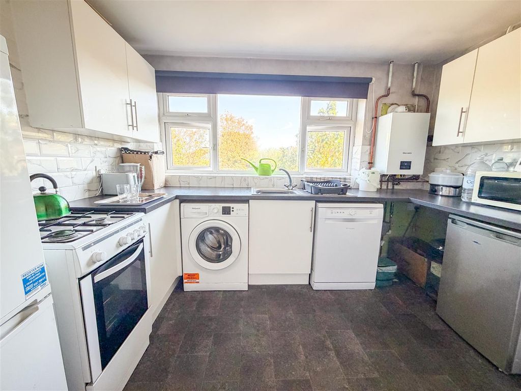 Property photo 3 of 15 Kitchen