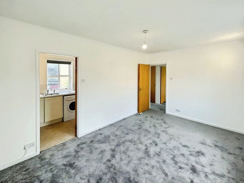 Property photo 3 of 8 Picture No. 24