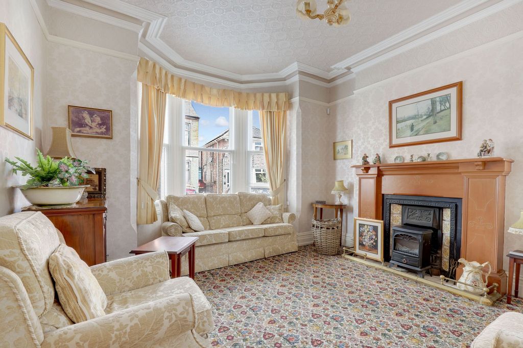 Property photo 3 of 25