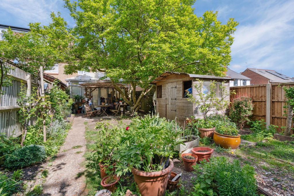 Property photo 1 of 11 Garden