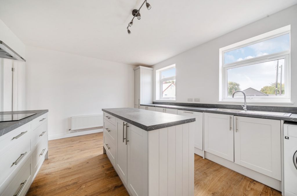 Property photo 3 of 40 1537282-7-1A15Dea03Feec