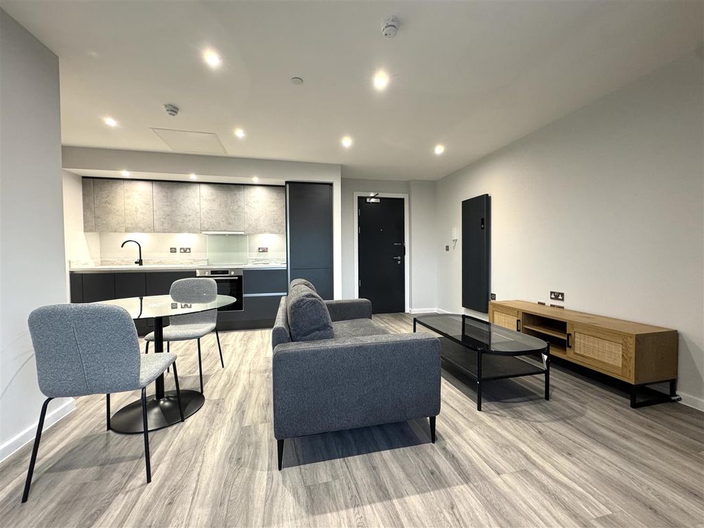 Property photo 1 of 14 Living Room Pic 8.Jpeg