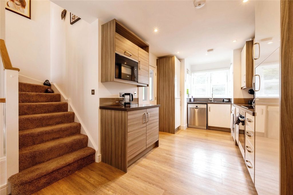 Property photo 3 of 15 Picture No. 10