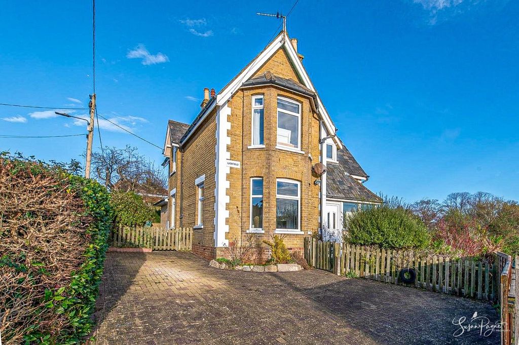 Property photo 1 of 38 Lichfield