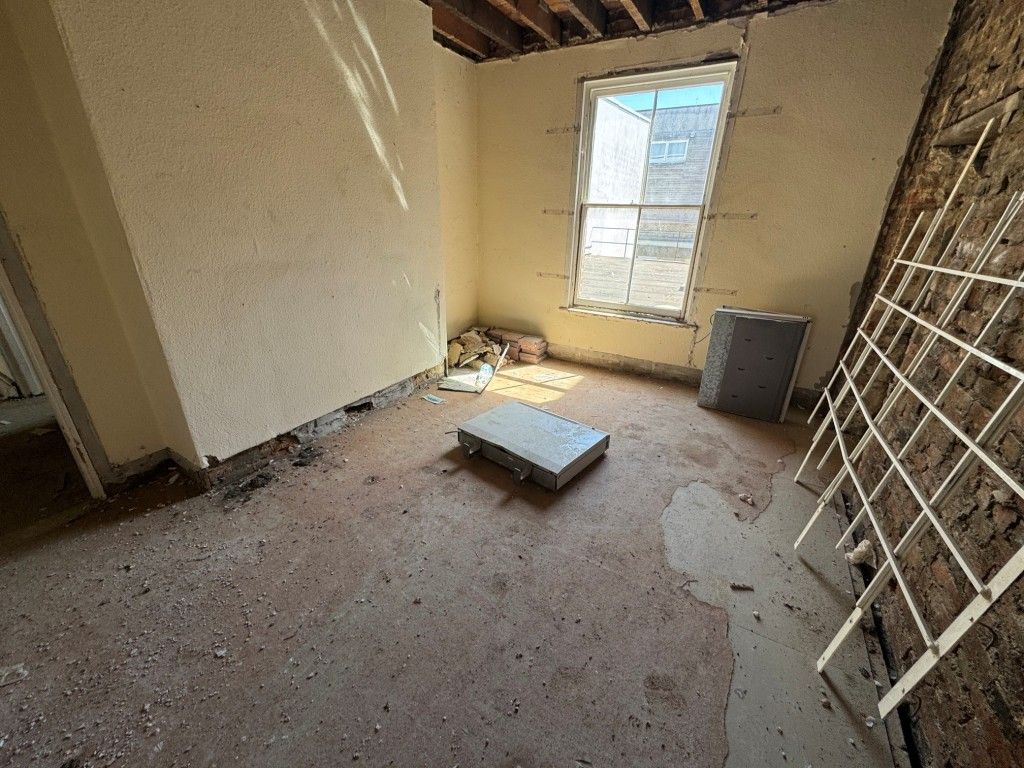 Property photo 3 of 9 First Floor - Room 2
