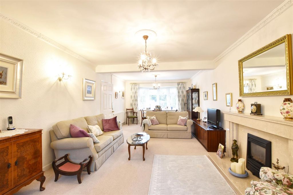Property photo 3 of 33