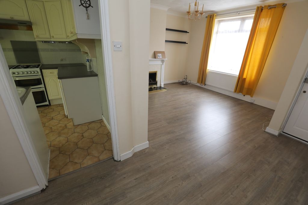 Property photo 3 of 10 8E0A9333