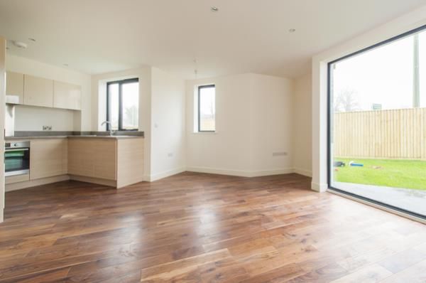 Property photo 1 of 7 Living Room
