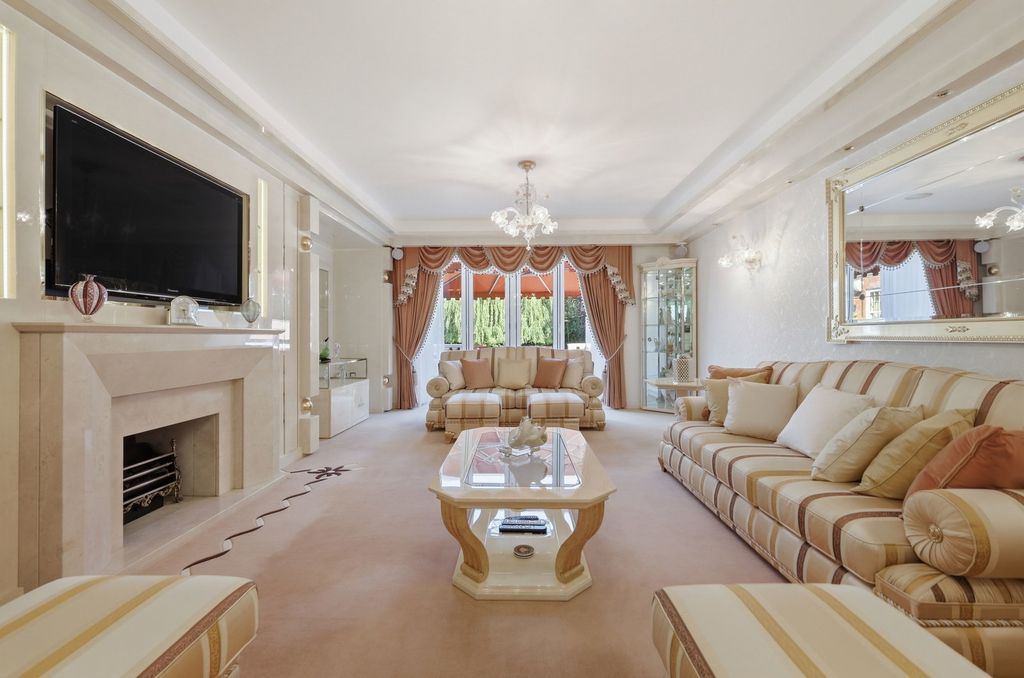 Additional image 6 of 5 bed detached house for saleWambrook Close, Hutton Mount, Brentwood CM13