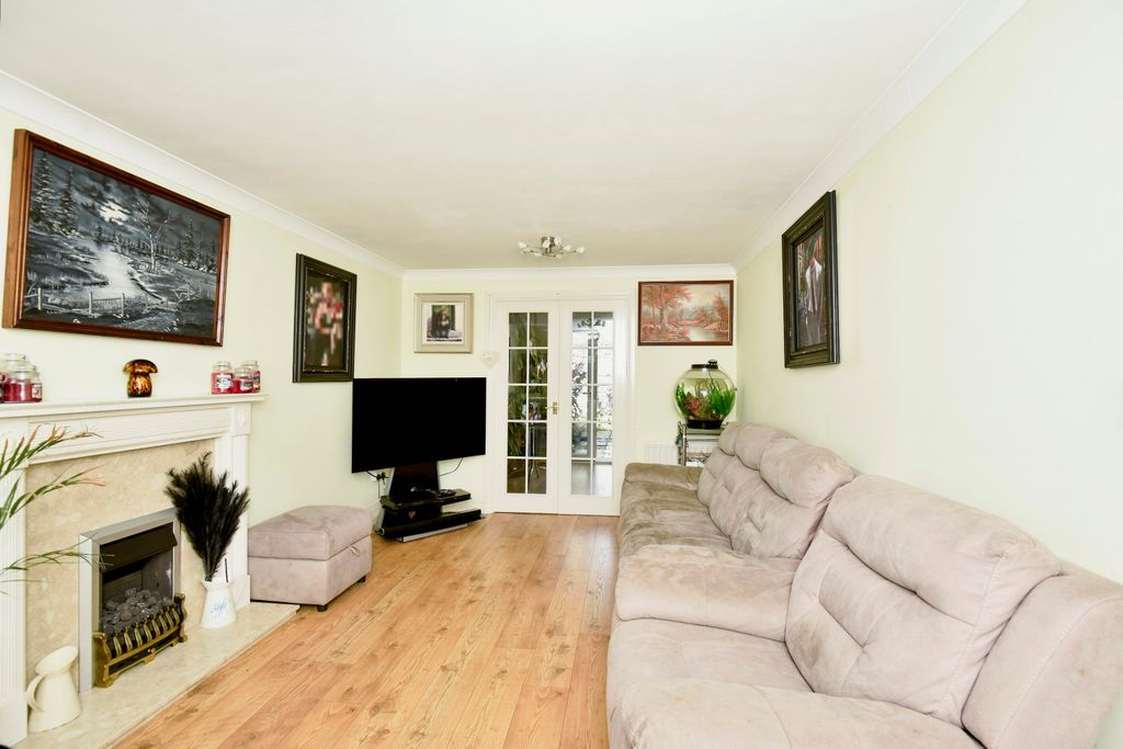 Property photo 3 of 18 Photography