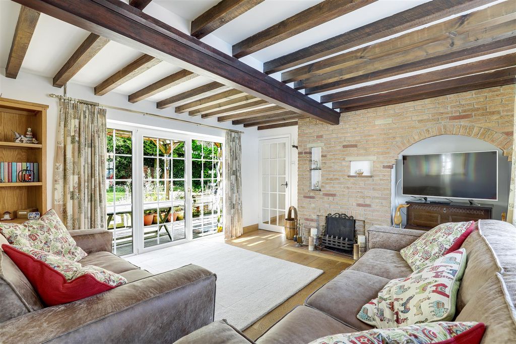 Property photo 2 of 25 Holdencopley_7.Jpg