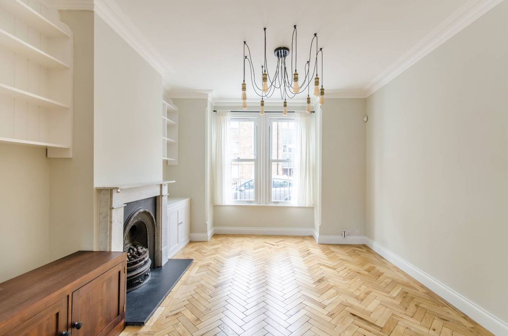 Property photo 1 of 7