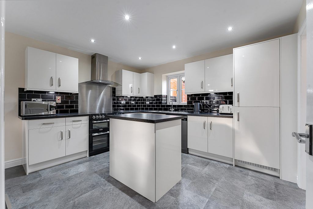 Property photo 3 of 26