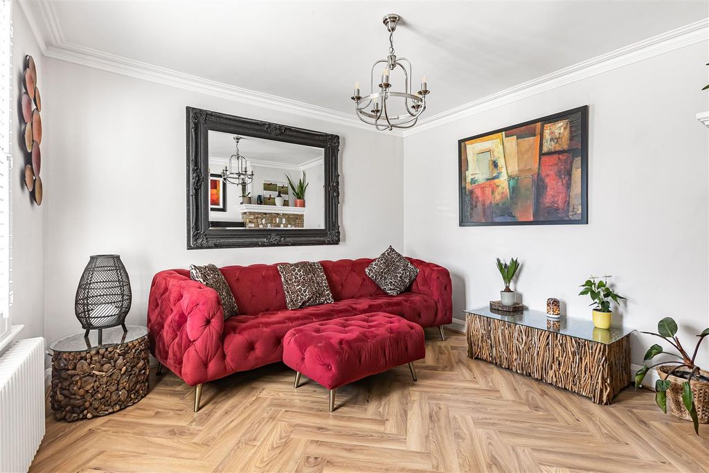 Property photo 2 of 25 11_77753.Jpg