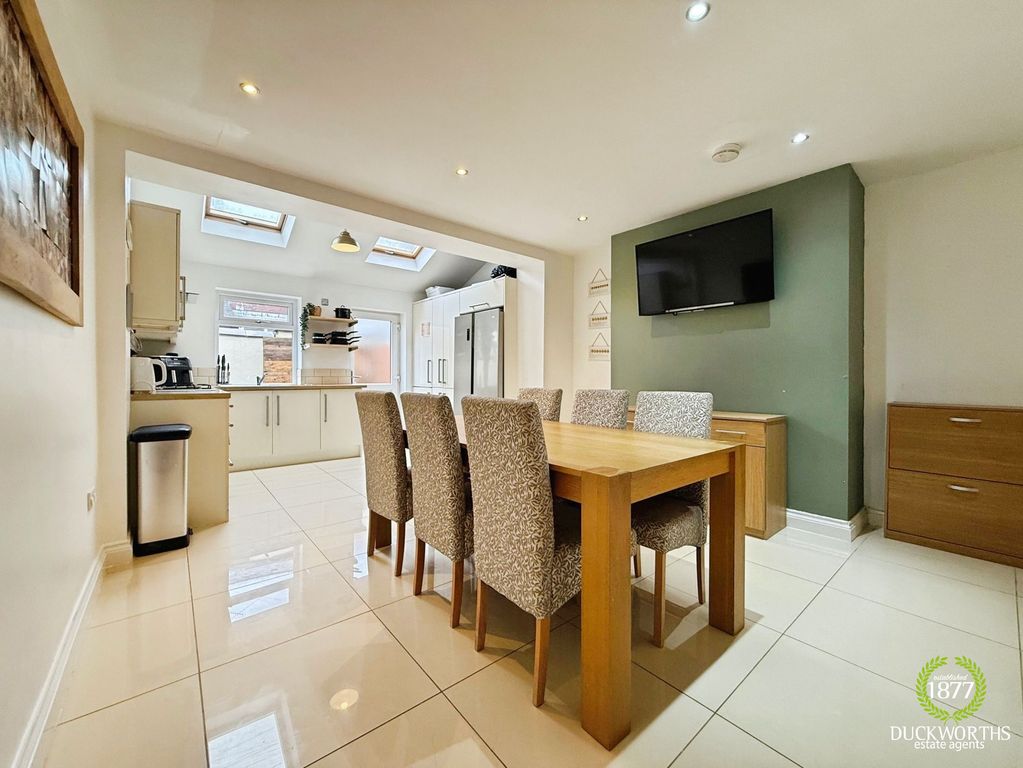 Property photo 3 of 26