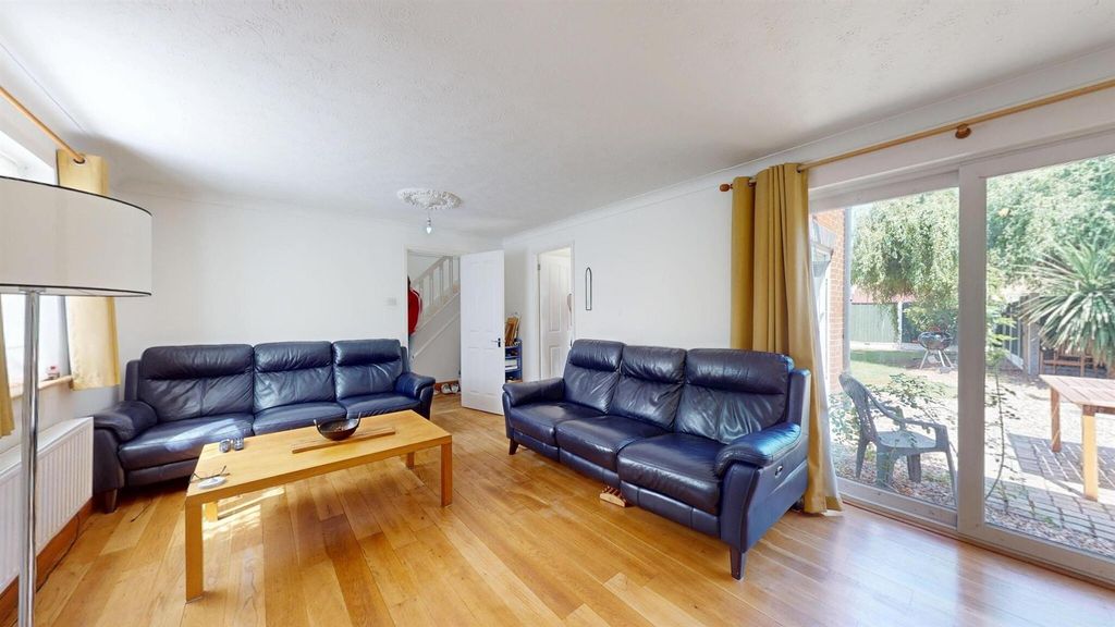 Property photo 2 of 12 Living Room At Beckton House For Sale By Barrain L