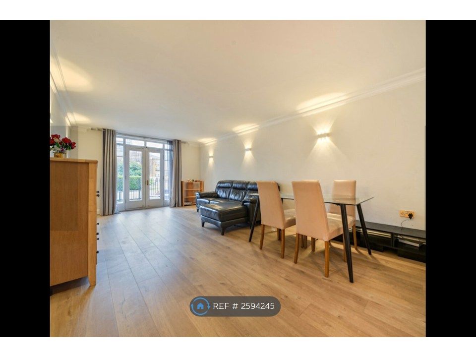 Property photo 2 of 17 Living/Dining Room