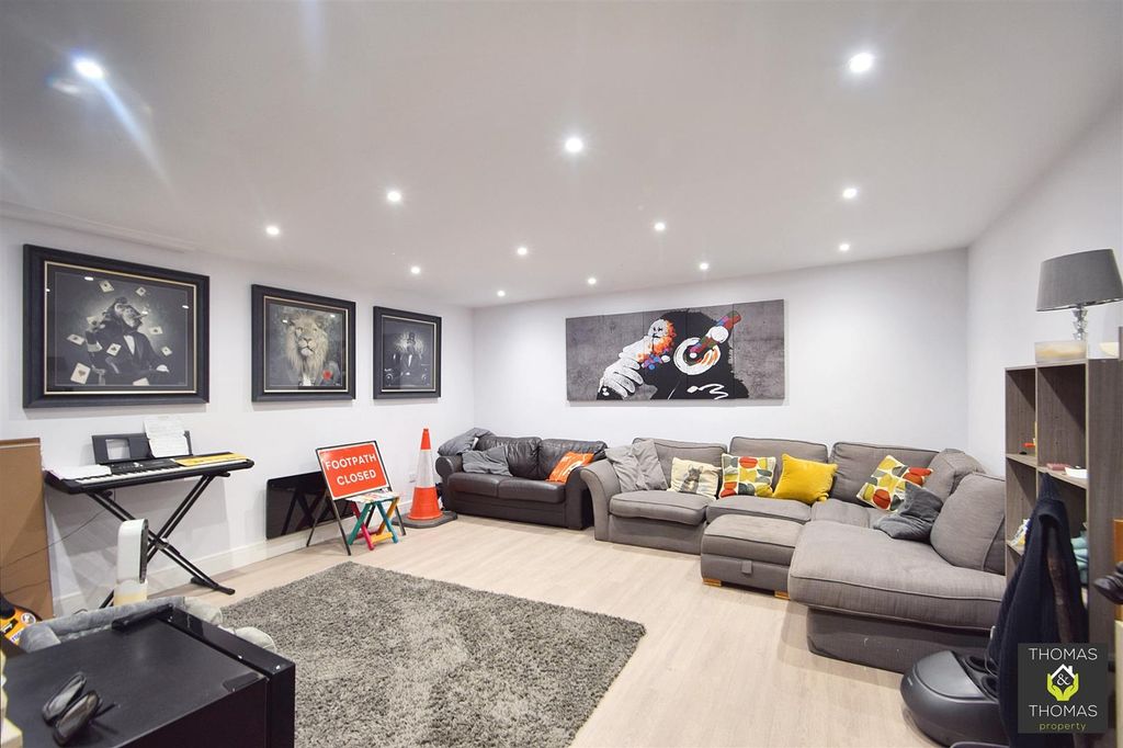 Property photo 3 of 21 Dsc_0368 (1).Jpg