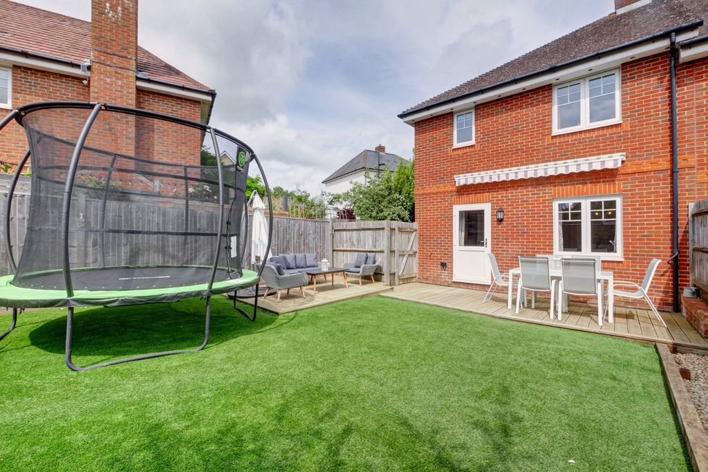 Property photo 1 of 31