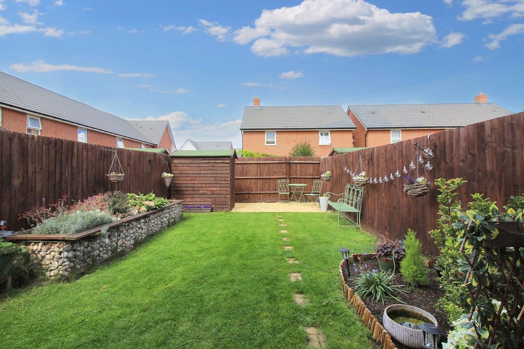 Property photo 2 of 12