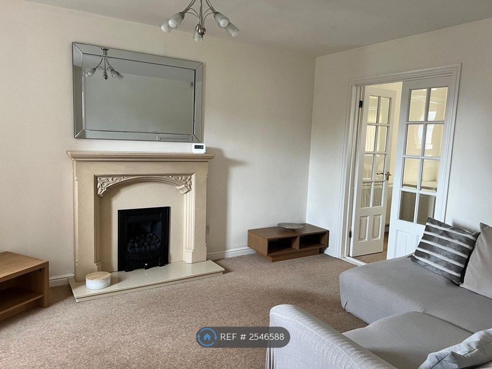 Property photo 3 of 14 Living Room