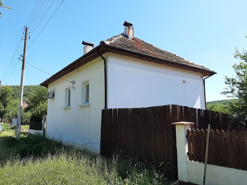 Property photo 2 of 7