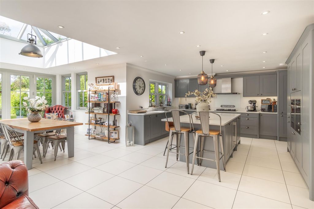 Property photo 2 of 29 Panfield-32.Jpg