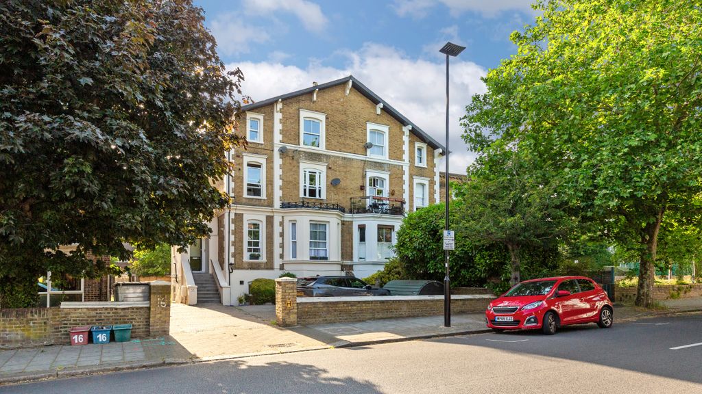 Property photo 1 of 14 Flat 5, 16 The Grove, Isleworth, Tw7 4Jz