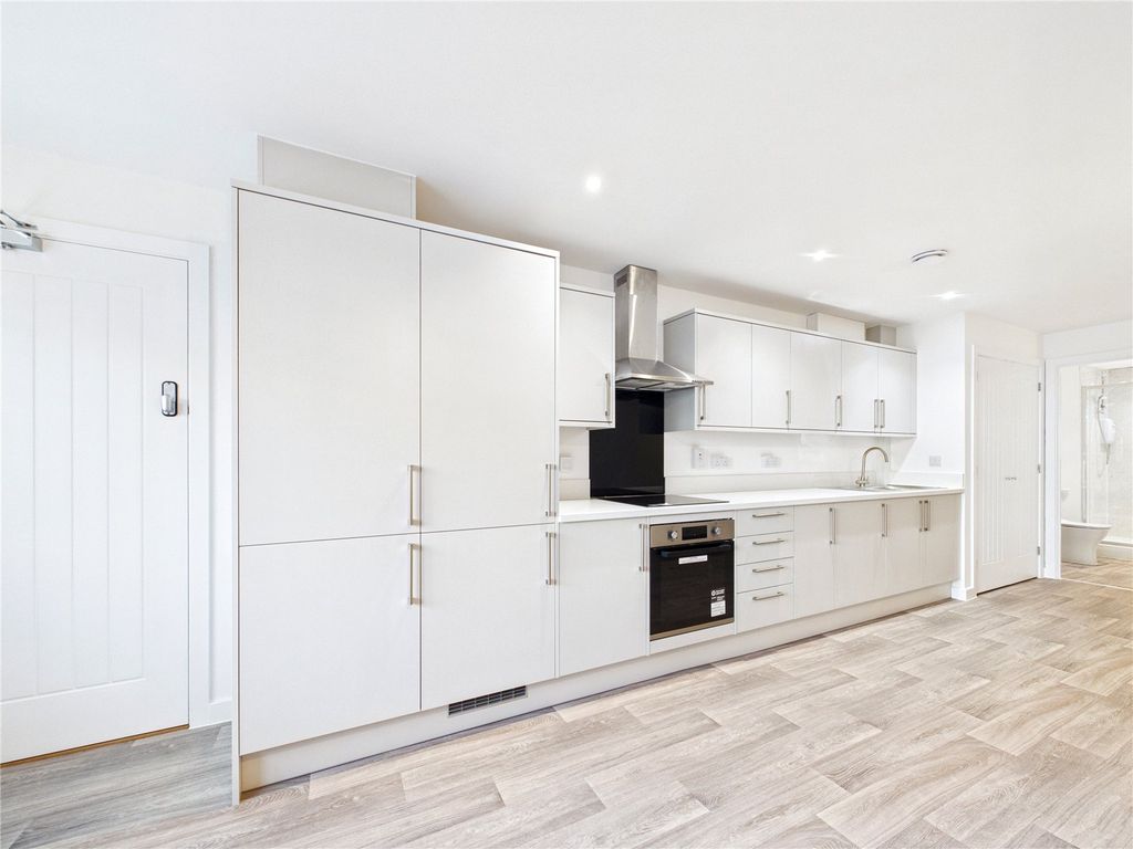 Property photo 3 of 8 Picture No. 06