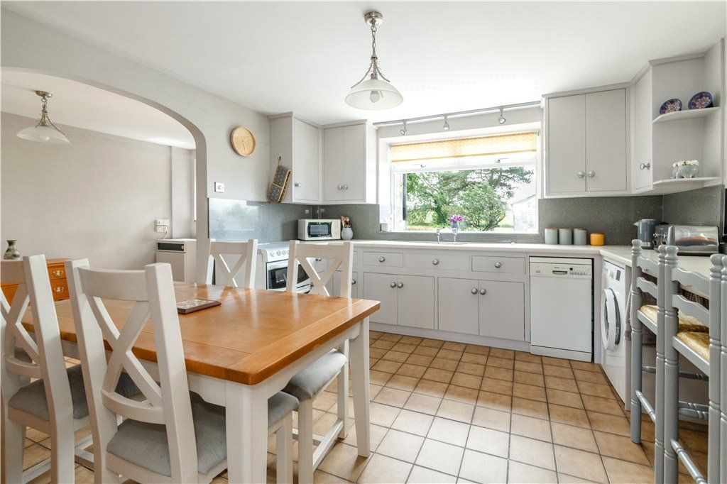 Property photo 3 of 17 Kitchen