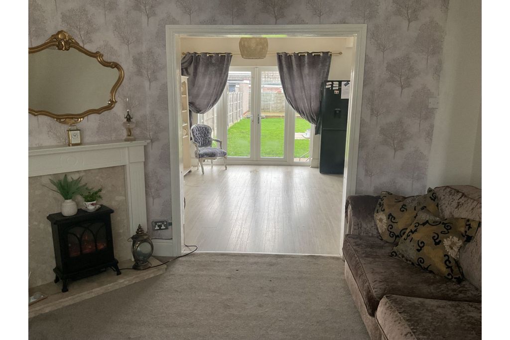 Property photo 2 of 18