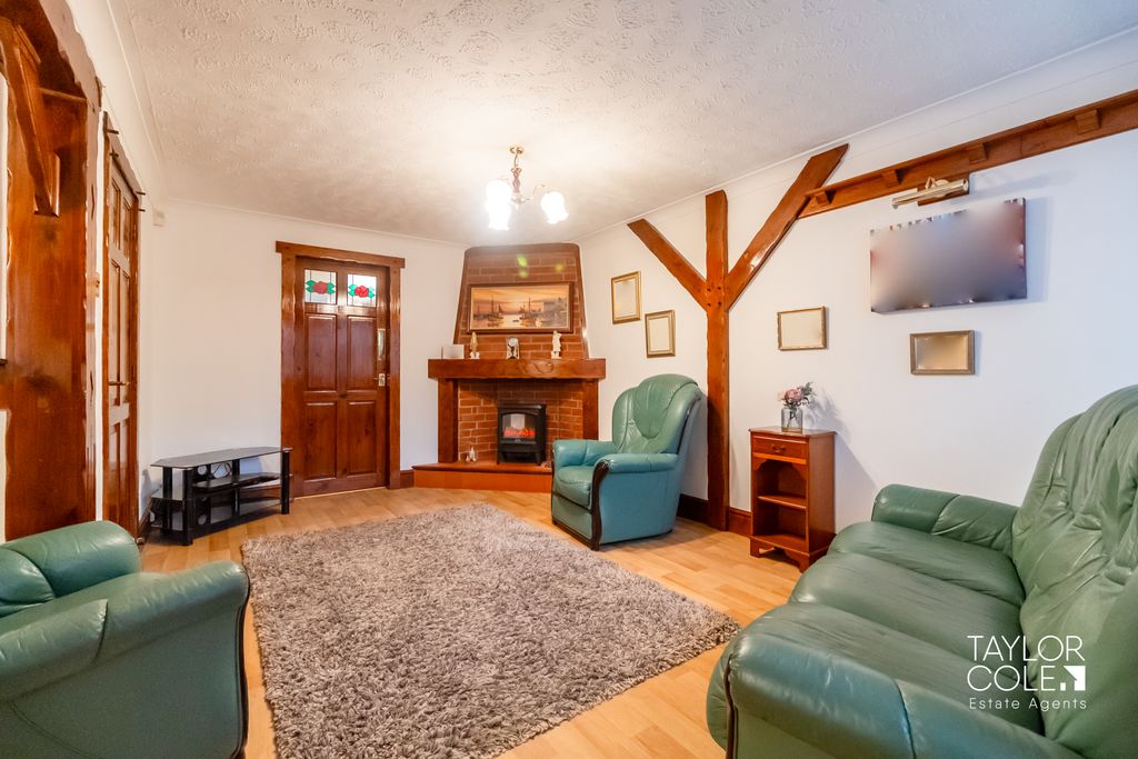 Property photo 2 of 26