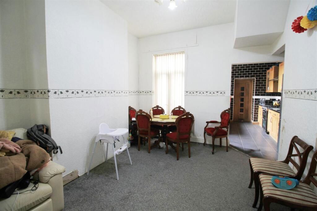 Property photo 3 of 12