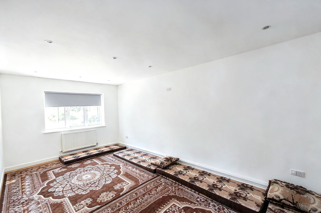 Property photo 3 of 12 Gallery