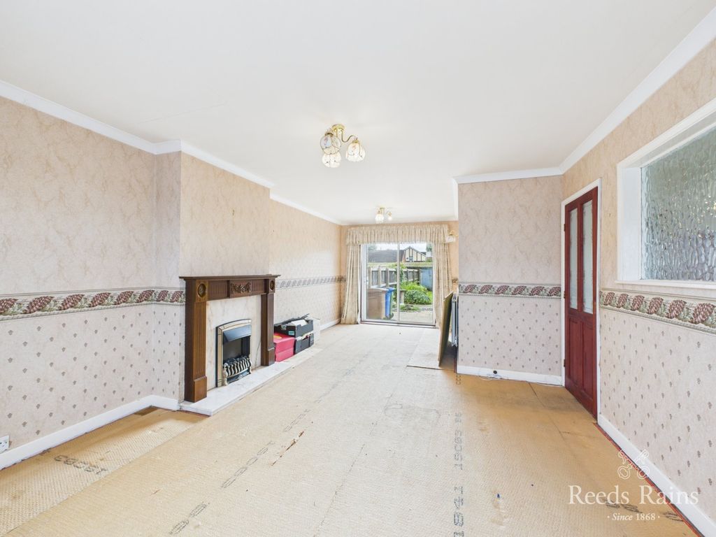 Property photo 2 of 22 Sitting/Dining Room