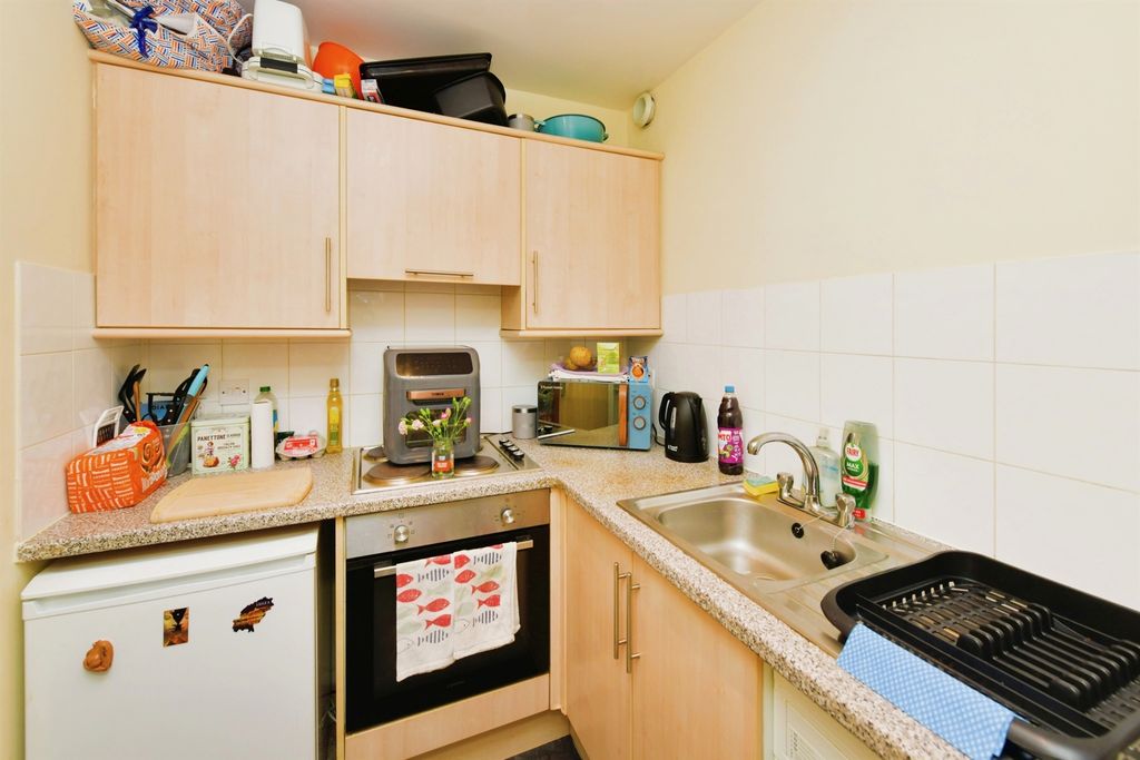 Property photo 3 of 17