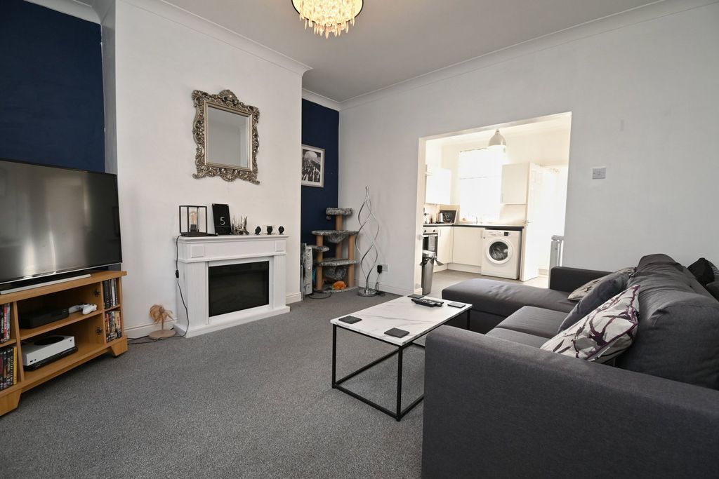 Property photo 2 of 12